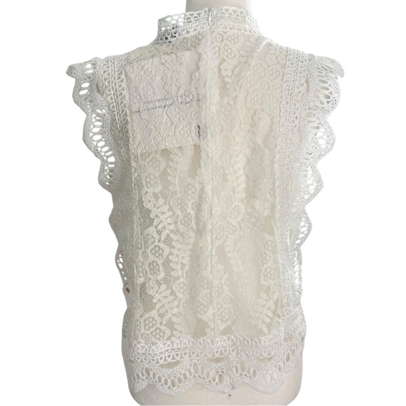 Chicwish White Lace Sleeveless Blouse - Picture 3 of 7